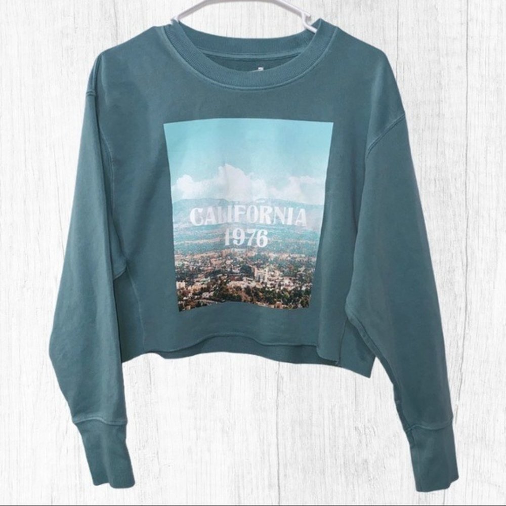 Colsie Cropped Sweatshirt